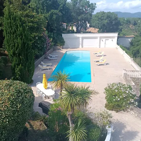 Pensionat Love Avec Spa Jacuzzi Champagne Avec Immense Terrasse Privative De 70m Piscine De 16m 3*