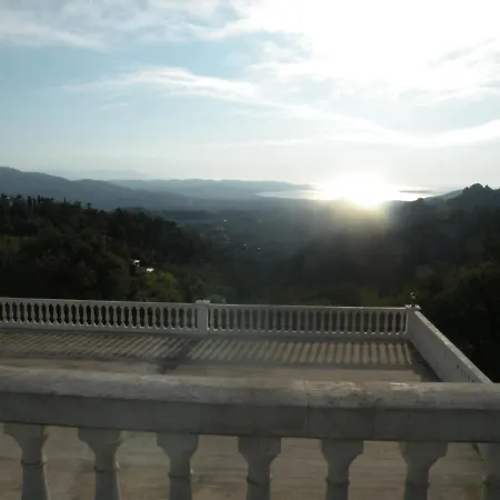 Chambre Magnifique Immense Terrasse Privative Spa Privé Aucun Vis à Vis Maison d'hôtes Fréjus